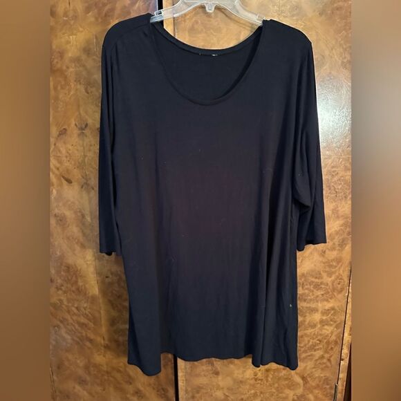 Plus size black basic top - Picture 1 of 5